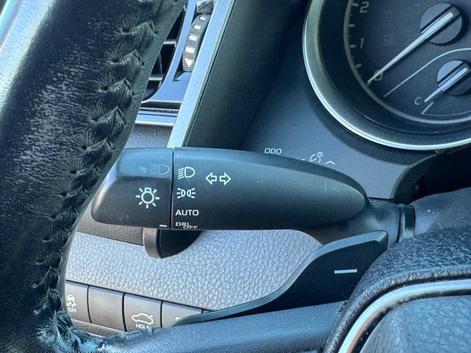 Thumbnail: 2019 Toyota Camry - 24