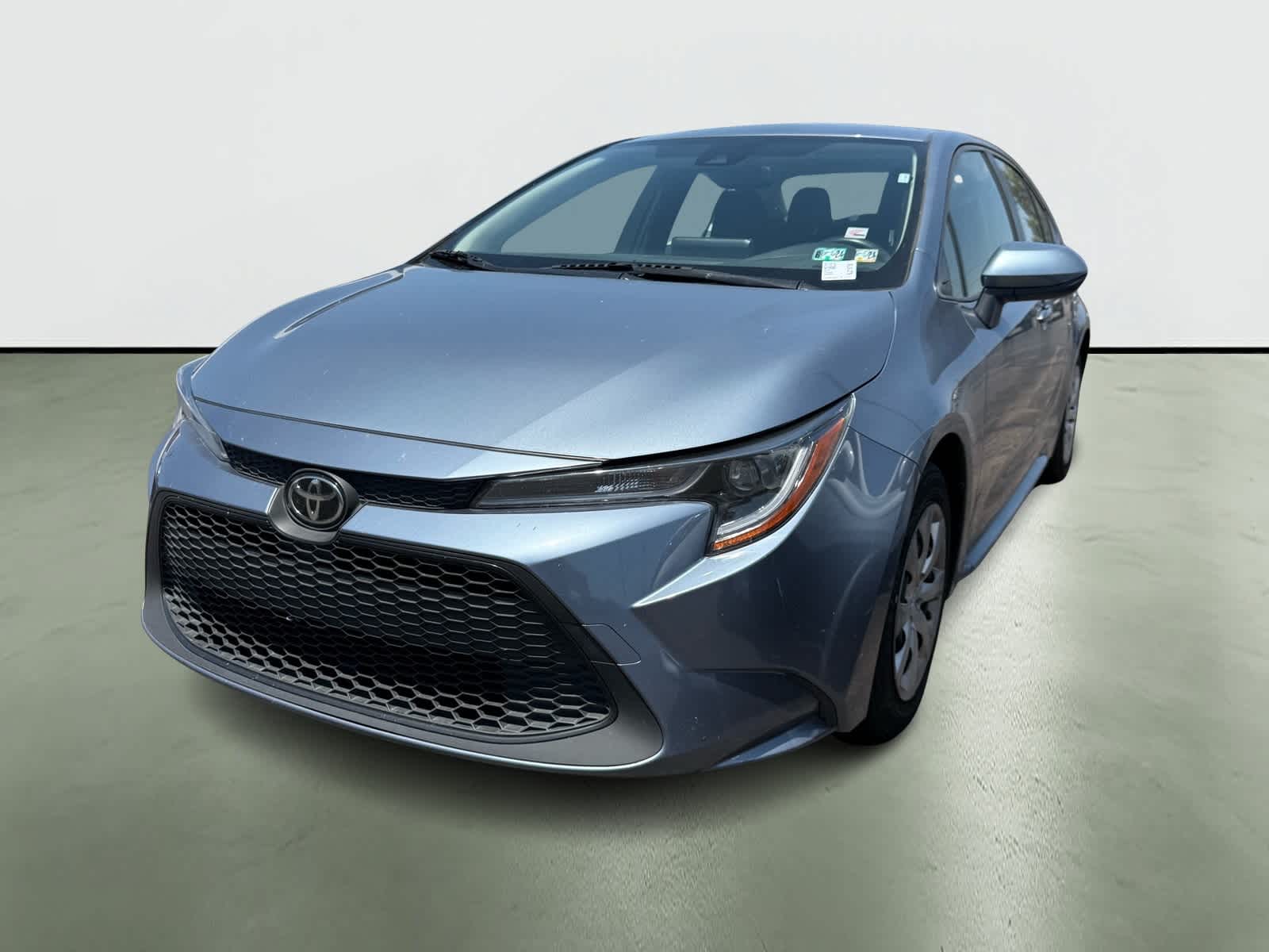 2022 Toyota Corolla LE 2