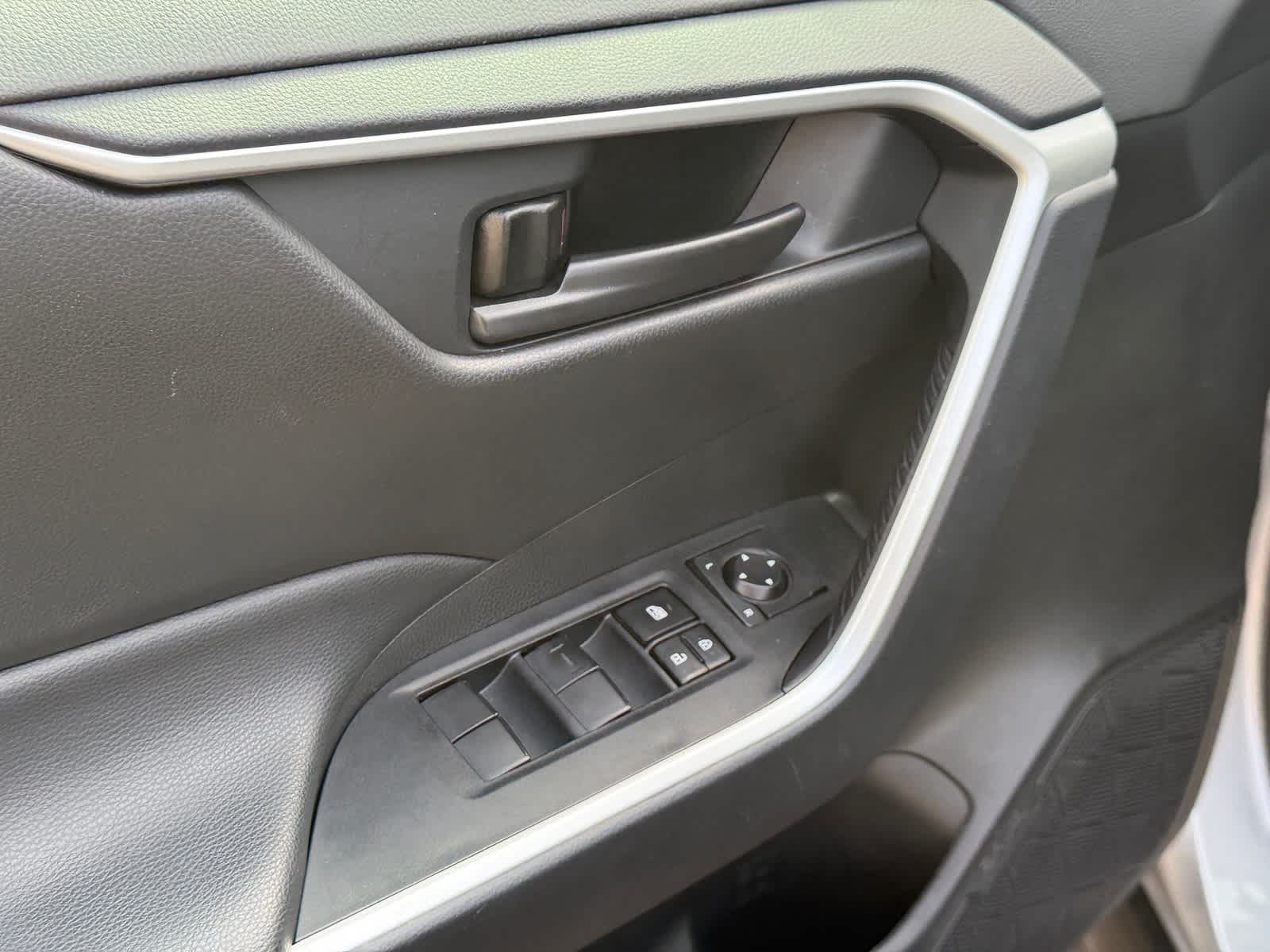 Thumbnail: 2025 Toyota RAV4 - 14