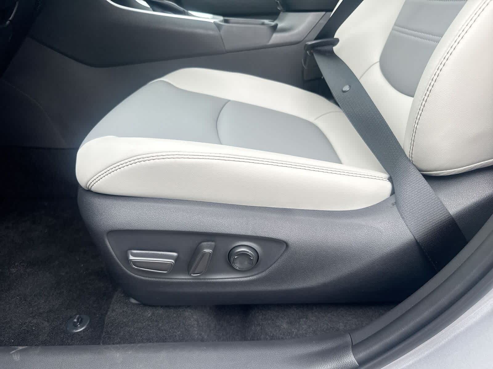 Thumbnail: 2025 Toyota RAV4 - 18