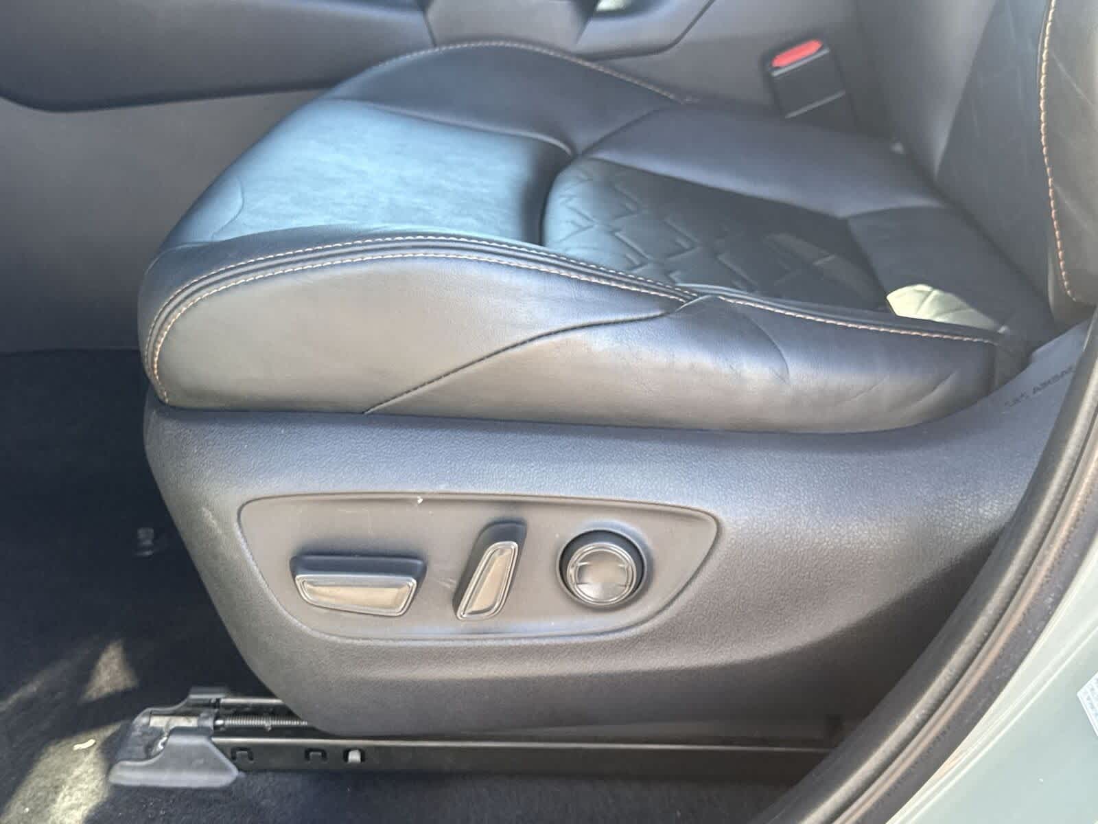 Thumbnail: 2022 Toyota RAV4 - 17