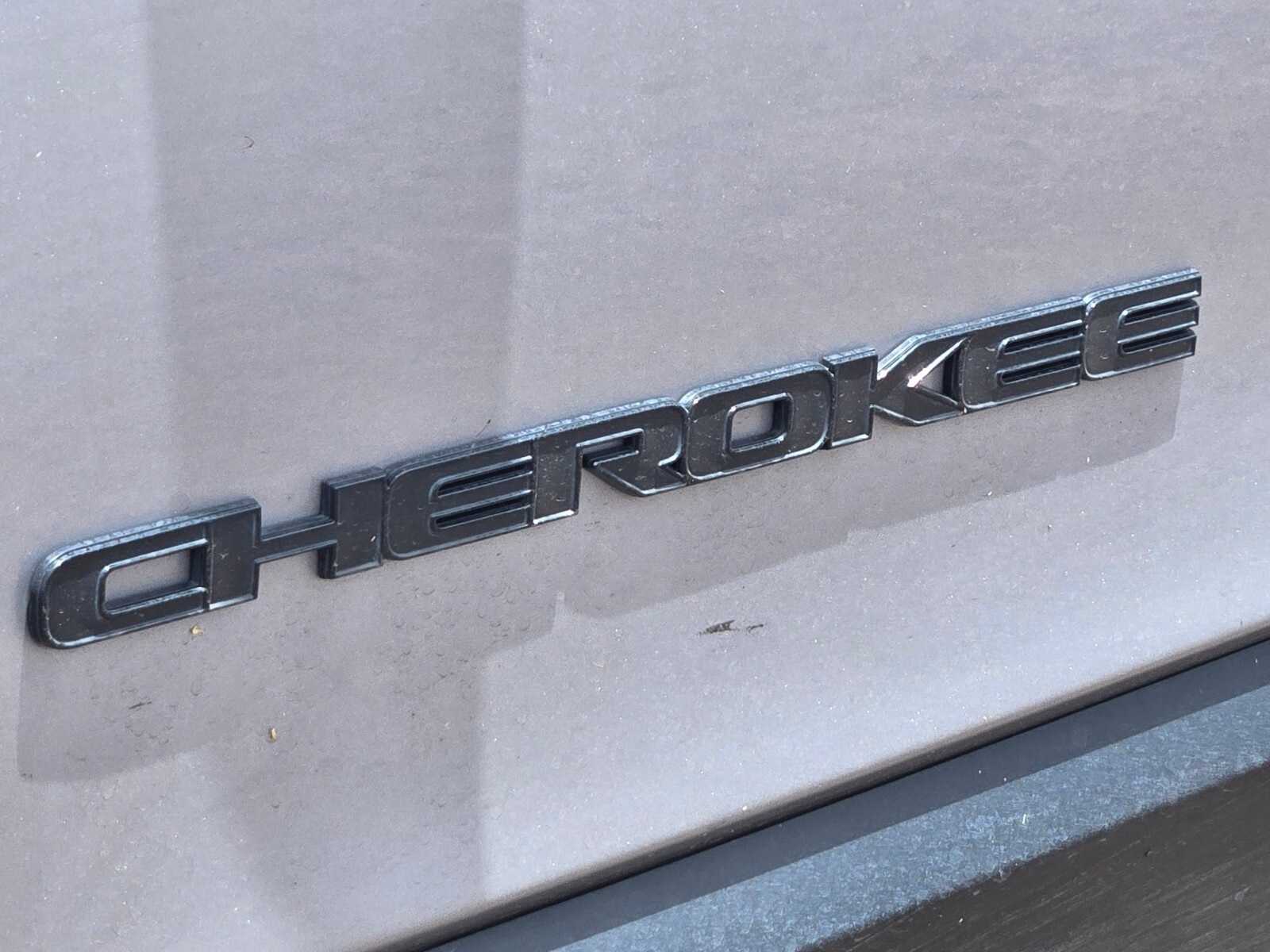 Thumbnail: 2021 Jeep Cherokee - 7