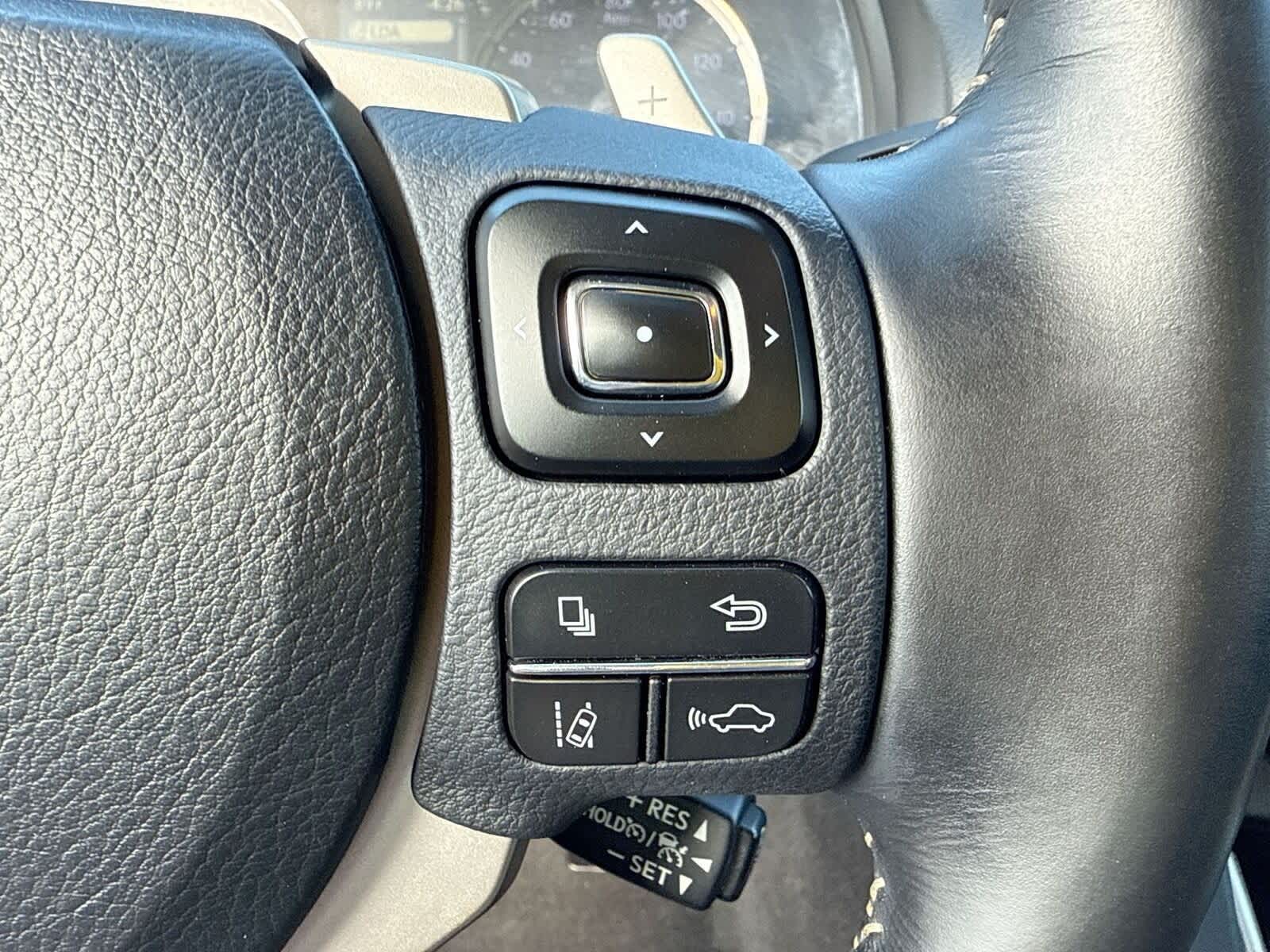 Thumbnail: 2019 Lexus IS - 27