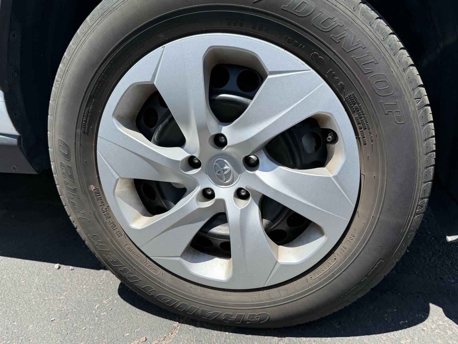 2024 Toyota RAV4 LE 6