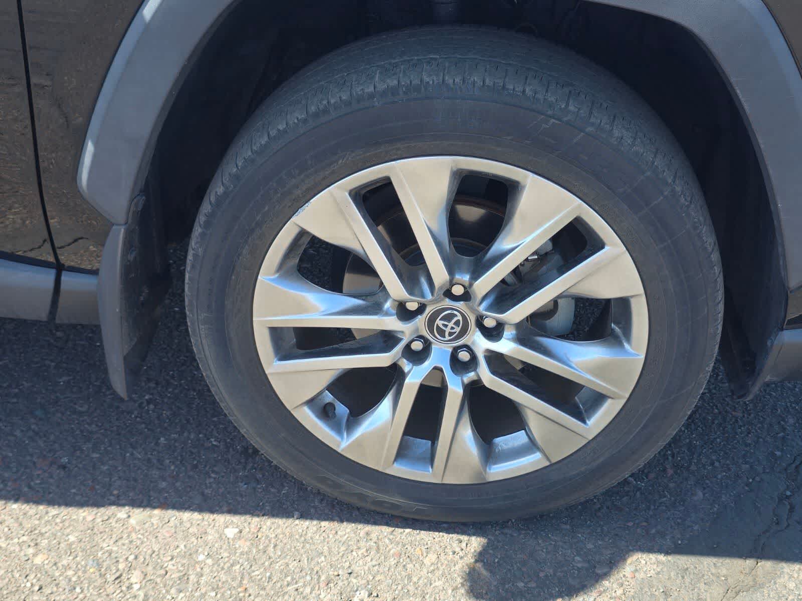 Thumbnail: 2020 Toyota RAV4 - 10