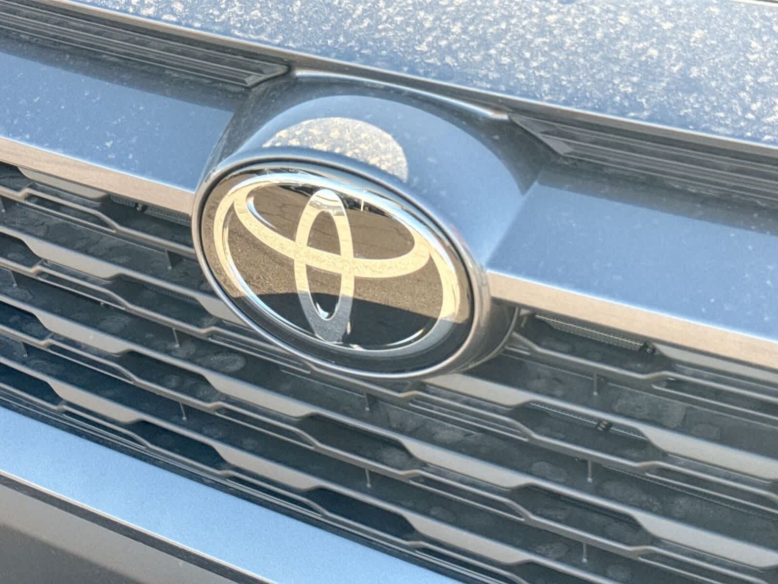 Thumbnail: 2025 Toyota RAV4 - 32