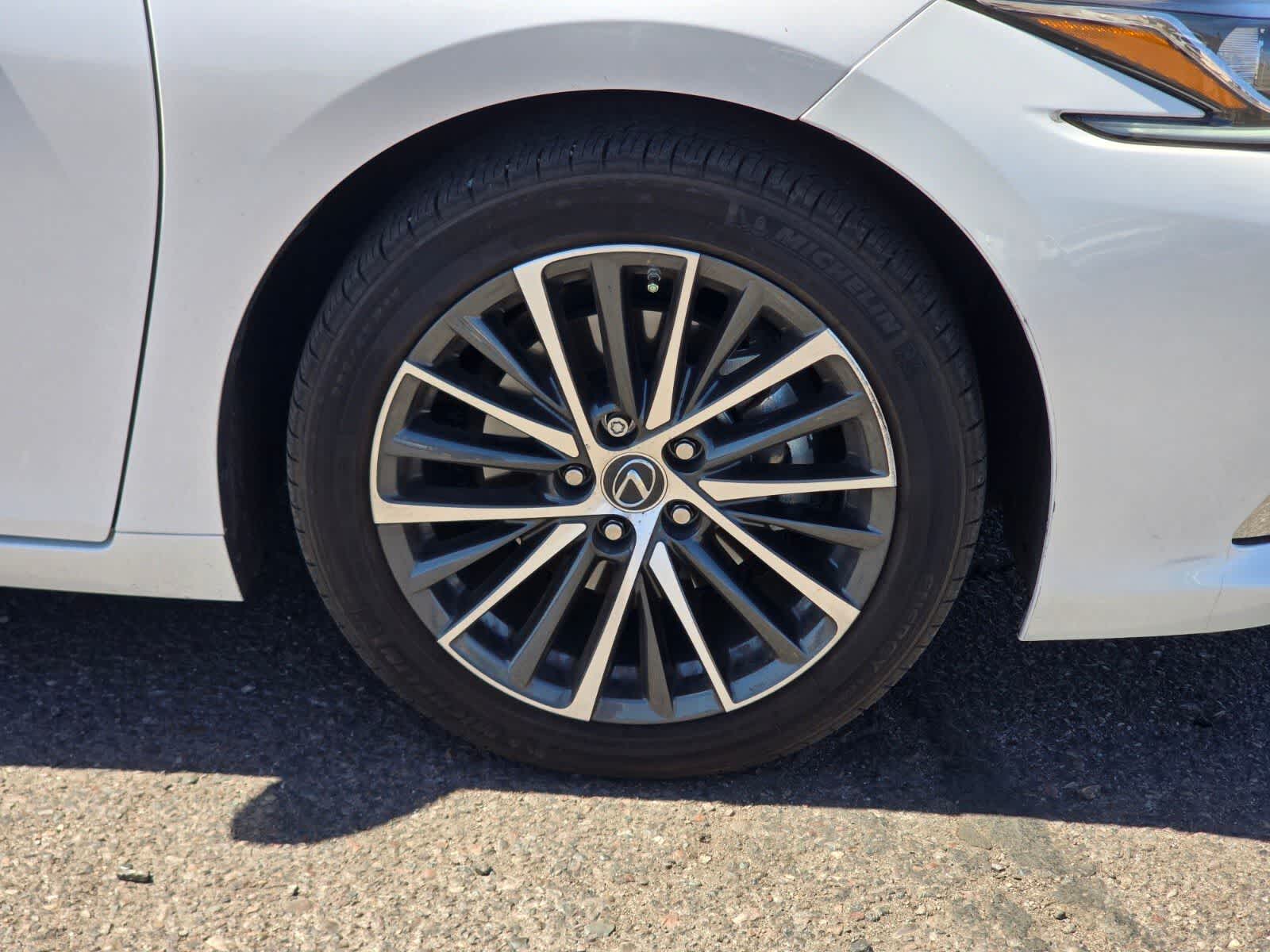 Thumbnail: 2025 Lexus ES - 10