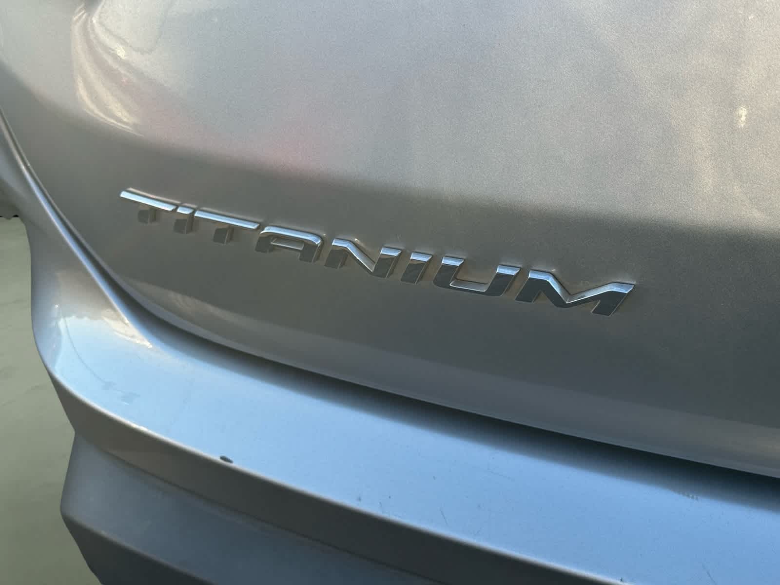 2022 Ford Edge Titanium 5