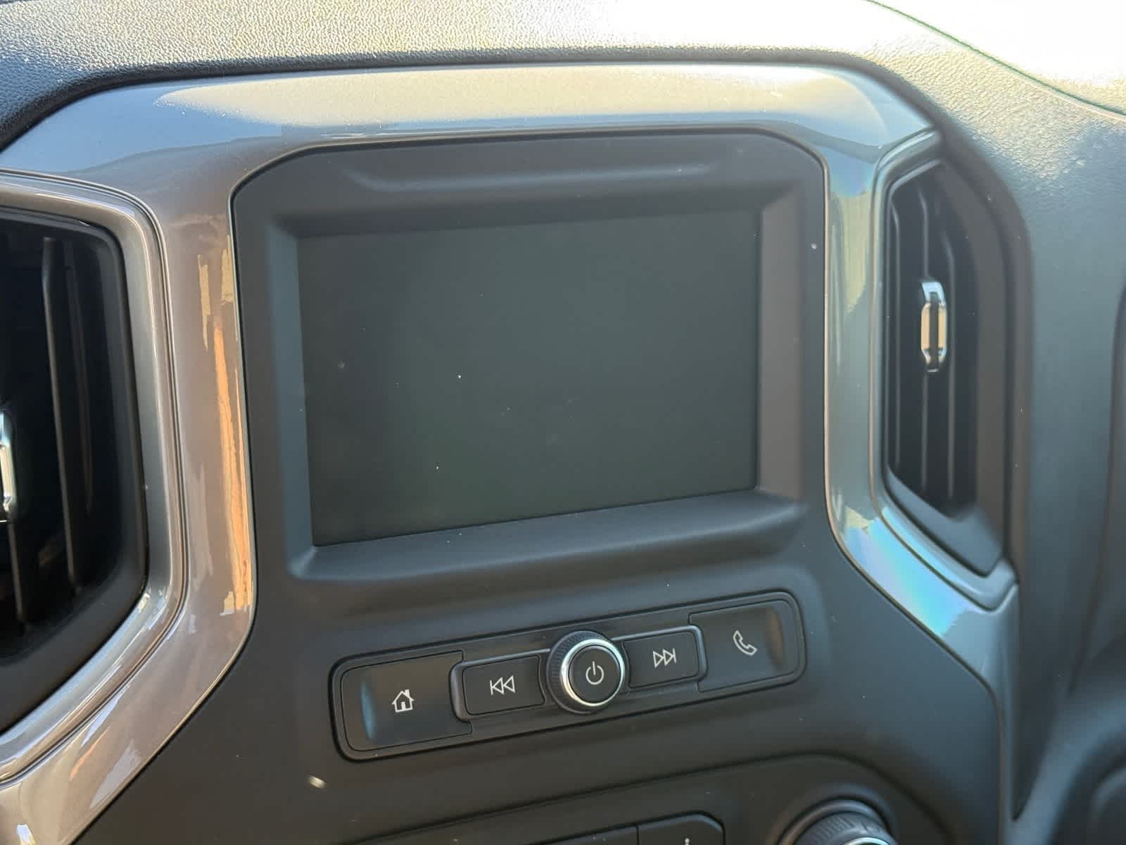 Thumbnail: 2022 Chevrolet Silverado 1500 - 22