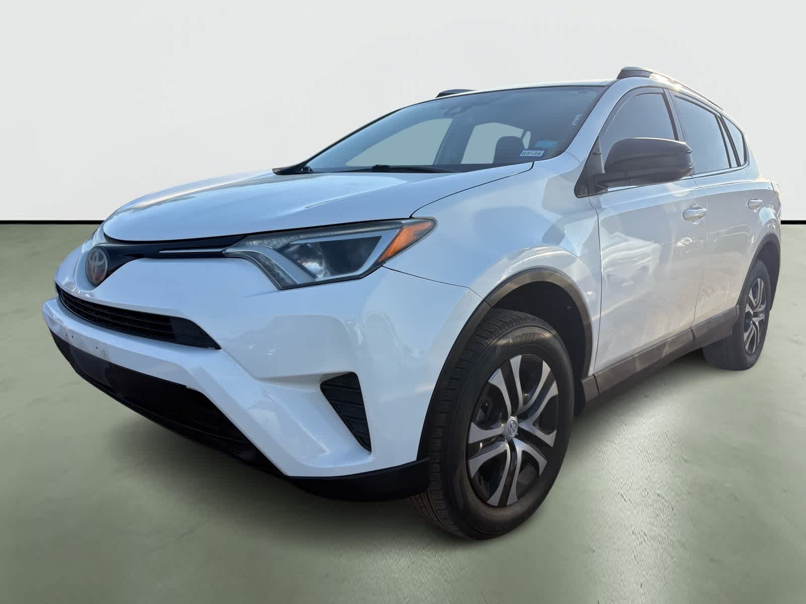 Thumbnail: 2018 Toyota RAV4 - 2