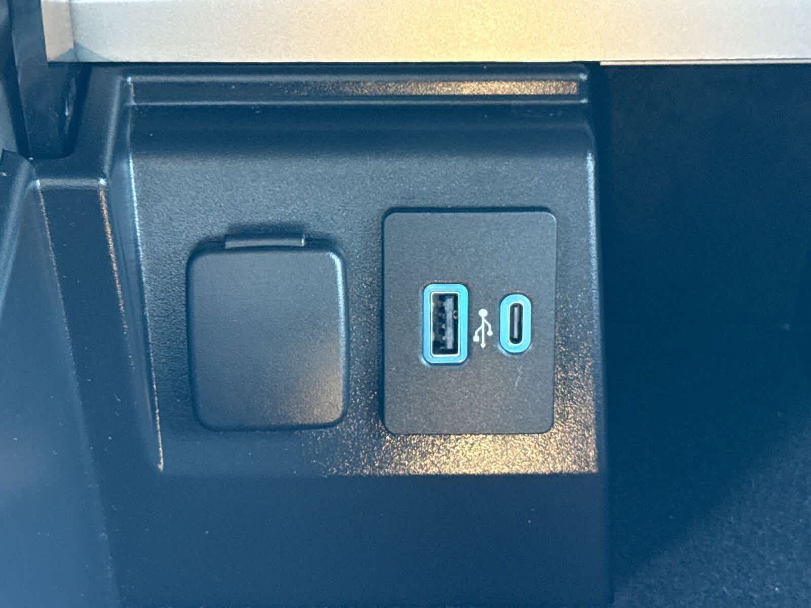 Thumbnail: 2022 Ford Explorer - 22