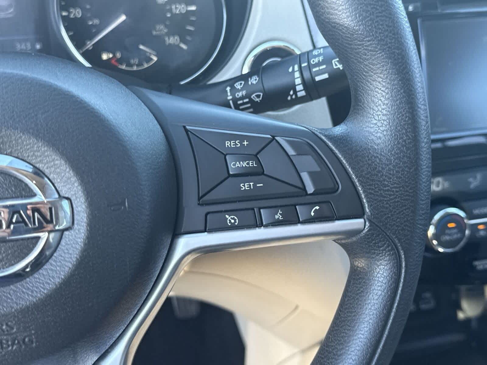 Thumbnail: 2020 Nissan Rogue Sport - 28