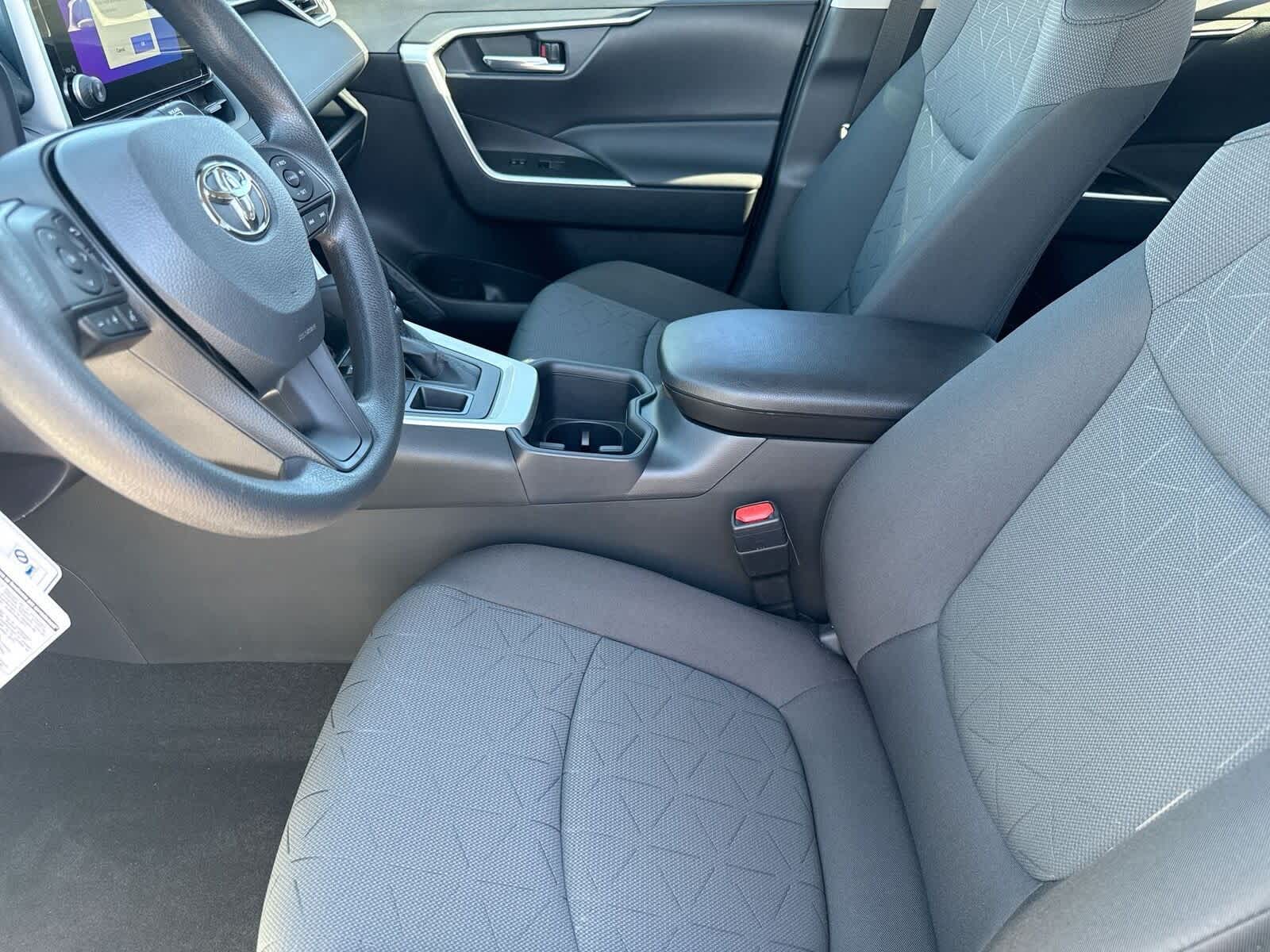 Thumbnail: 2025 Toyota RAV4 - 17