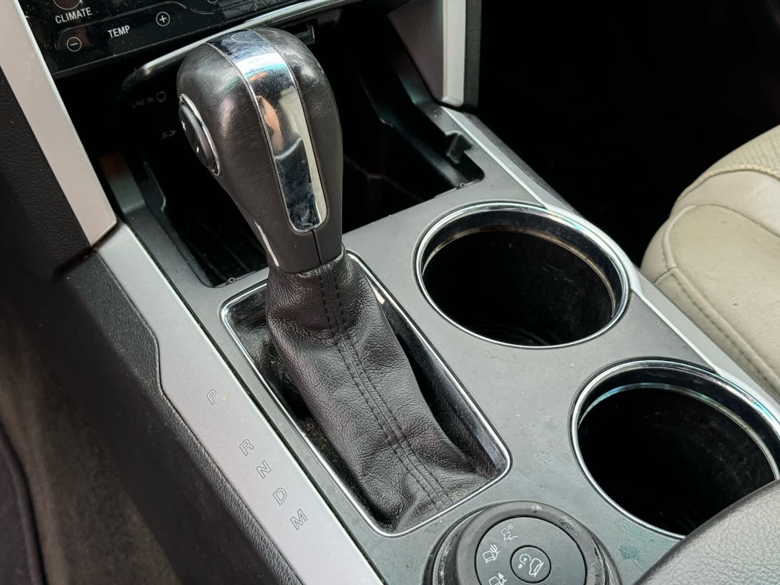 Thumbnail: 2014 Ford Explorer - 18