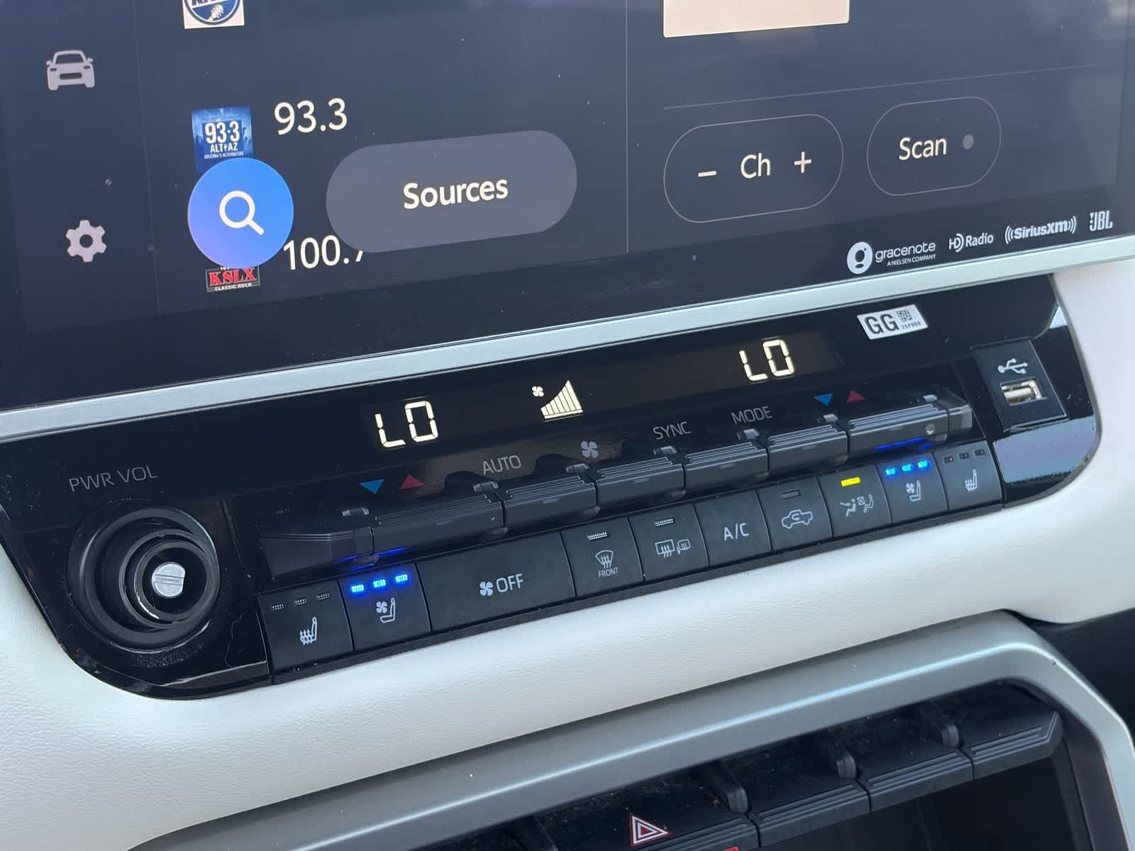 Thumbnail: 2023 Toyota Tundra - 16