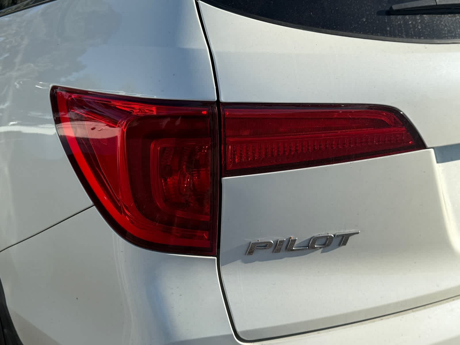 Thumbnail: 2016 Honda Pilot - 10