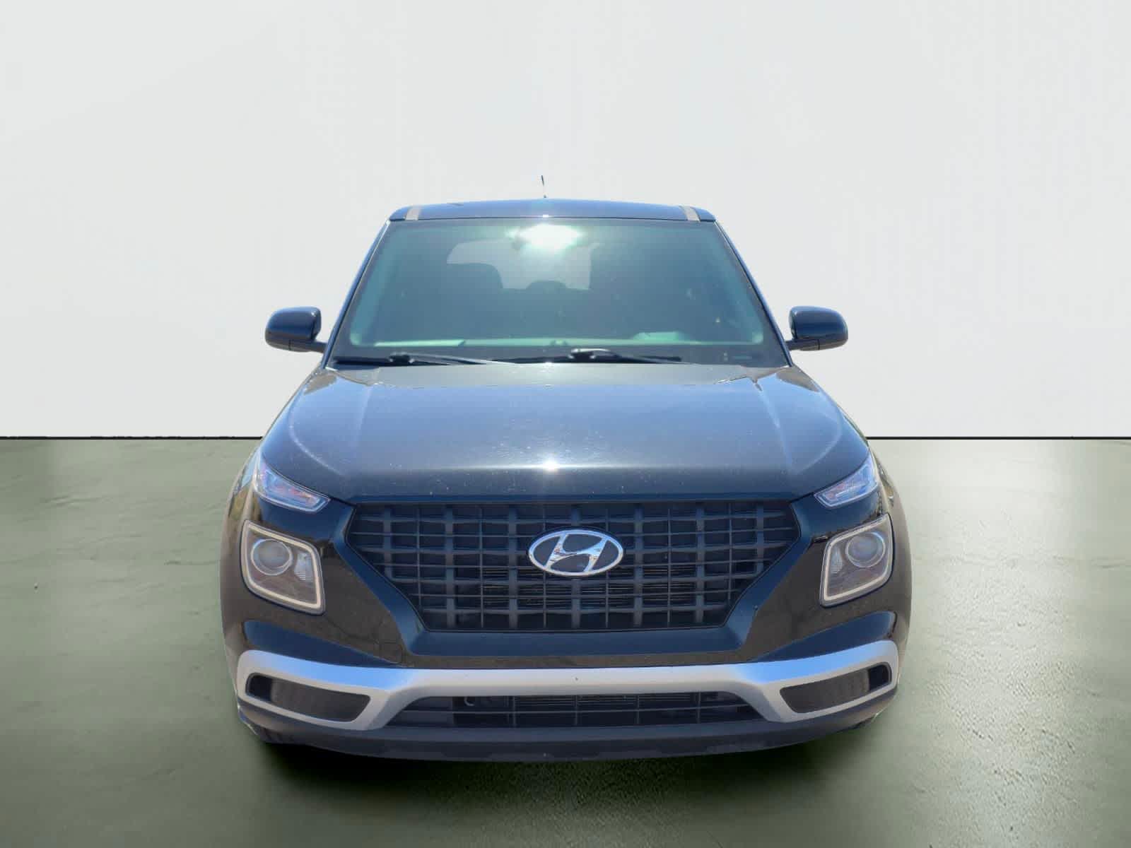 Thumbnail: 2023 Hyundai Venue - 8
