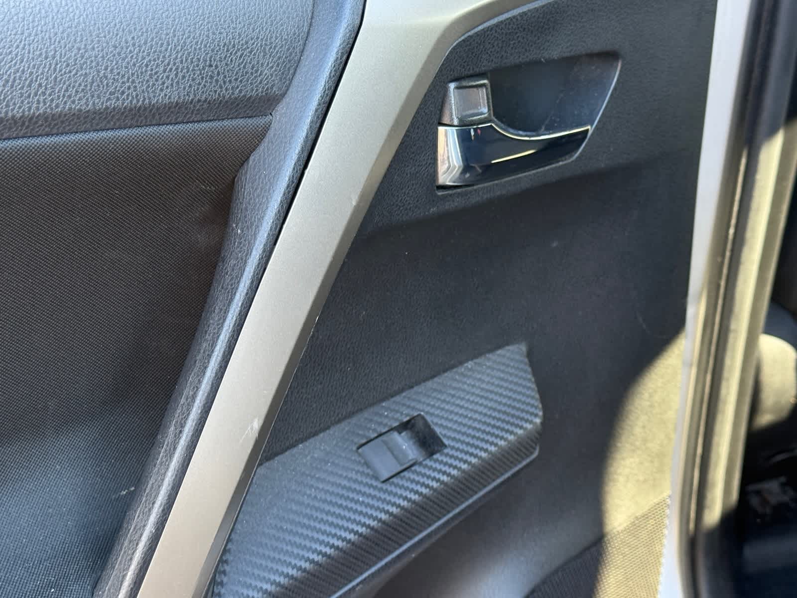 Thumbnail: 2015 Toyota RAV4 - 11