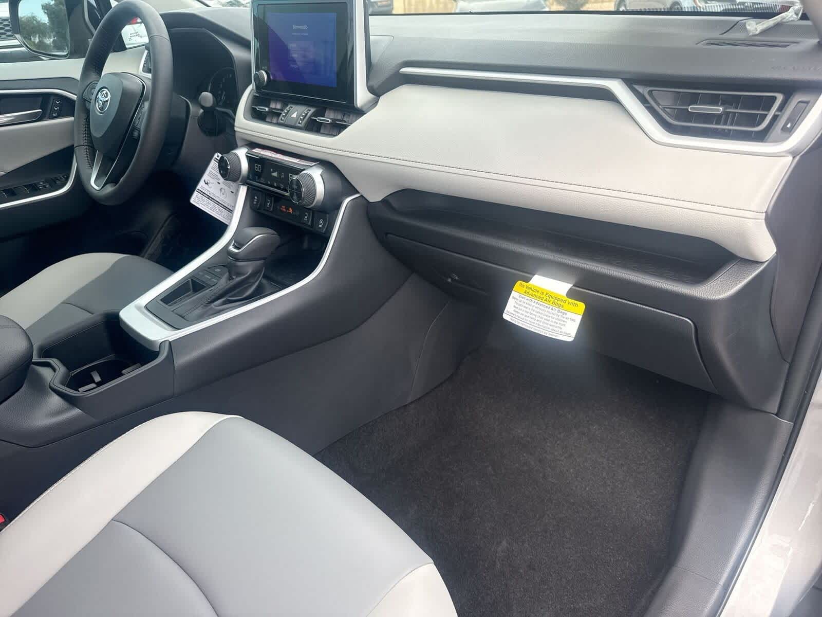 Thumbnail: 2025 Toyota RAV4 - 11