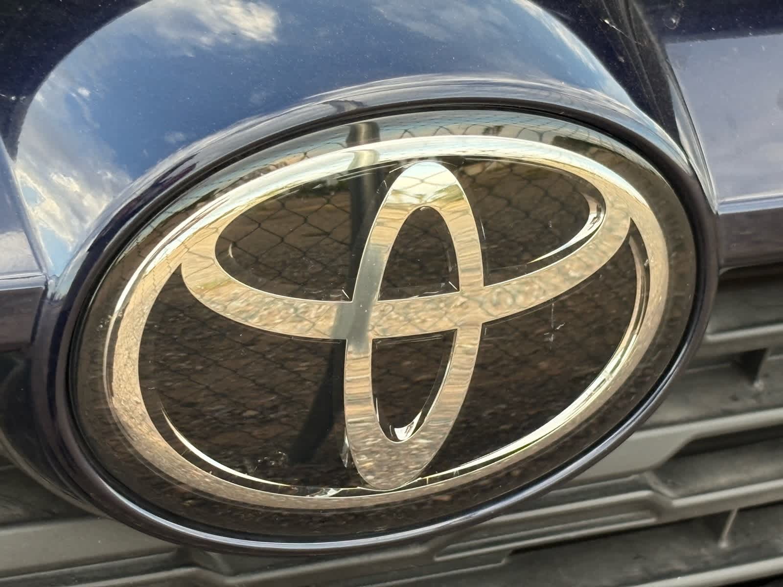 Thumbnail: 2022 Toyota RAV4 - 7