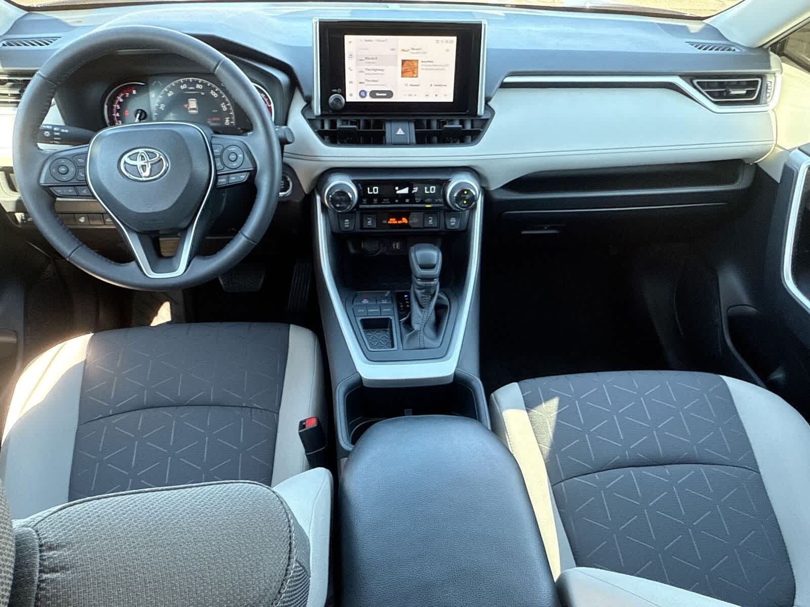 Thumbnail: 2023 Toyota RAV4 - 15