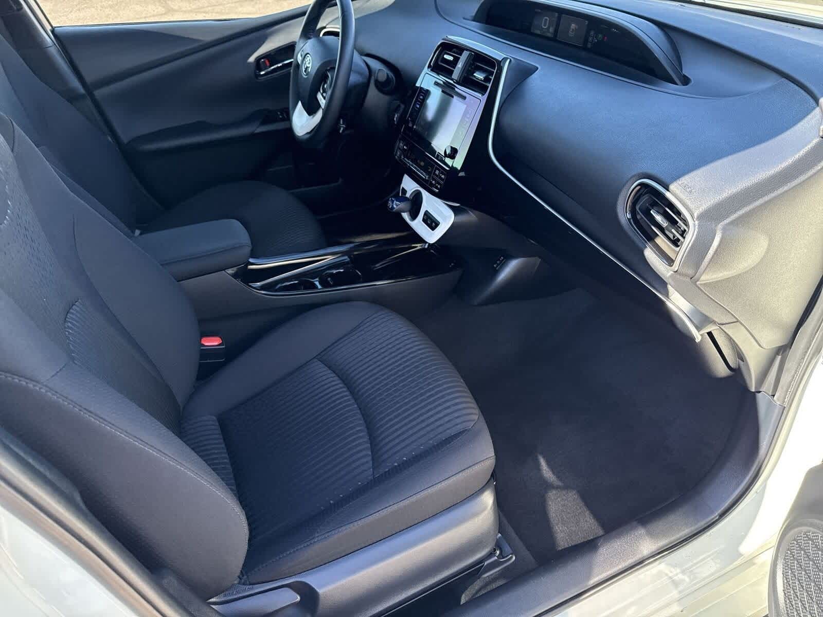 Thumbnail: 2017 Toyota Prius Prime - 11