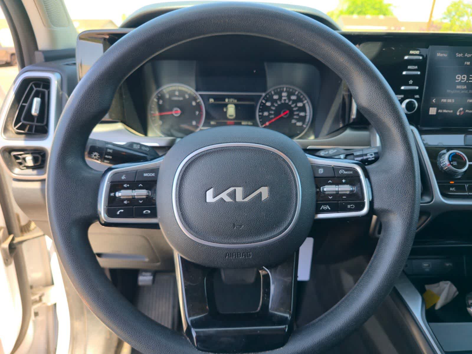 Thumbnail: 2023 Kia Sorento - 11