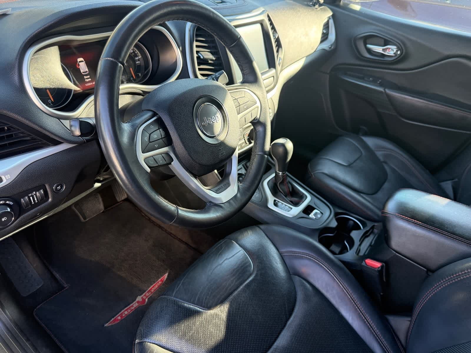 Thumbnail: 2016 Jeep Cherokee - 19