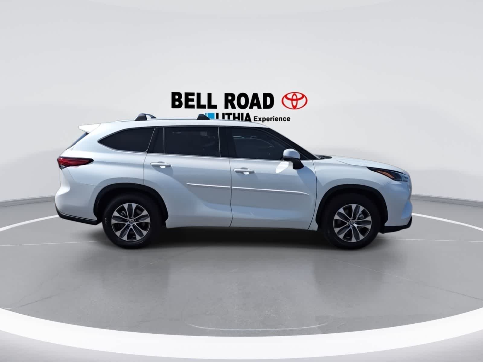 Thumbnail: 2022 Toyota Highlander - 10