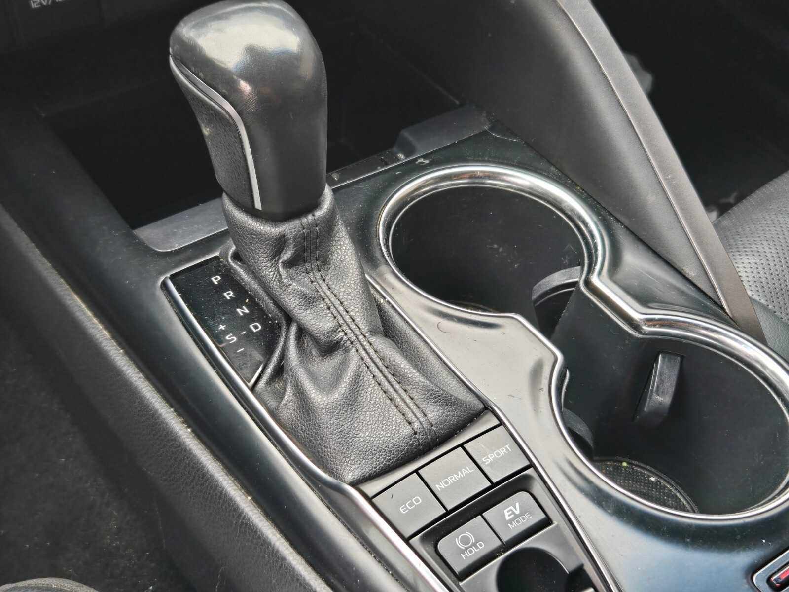 Thumbnail: 2020 Toyota Camry - 12