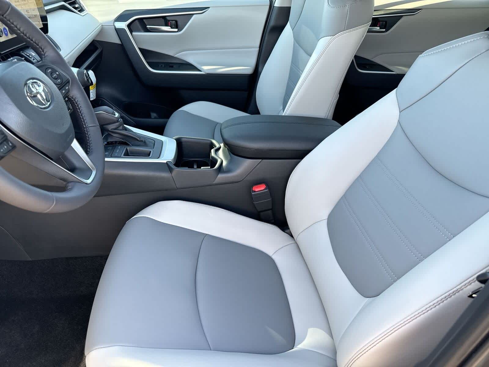 Thumbnail: 2025 Toyota RAV4 - 17