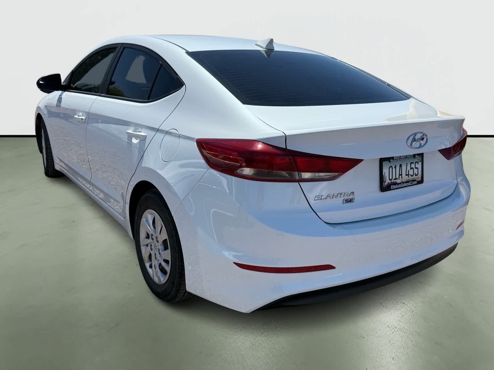 Thumbnail: 2017 Hyundai Elantra - 3