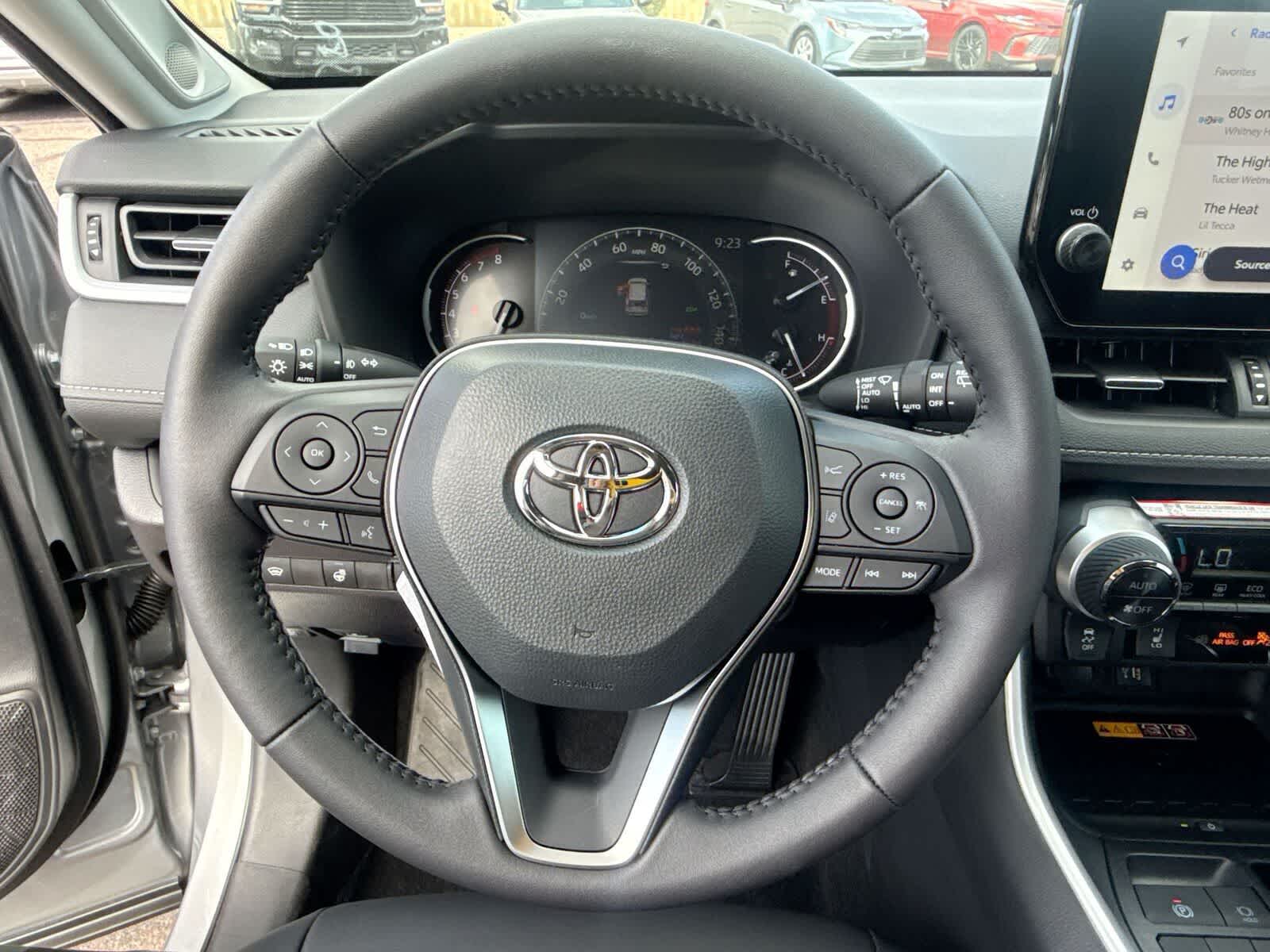 Thumbnail: 2025 Toyota RAV4 - 26