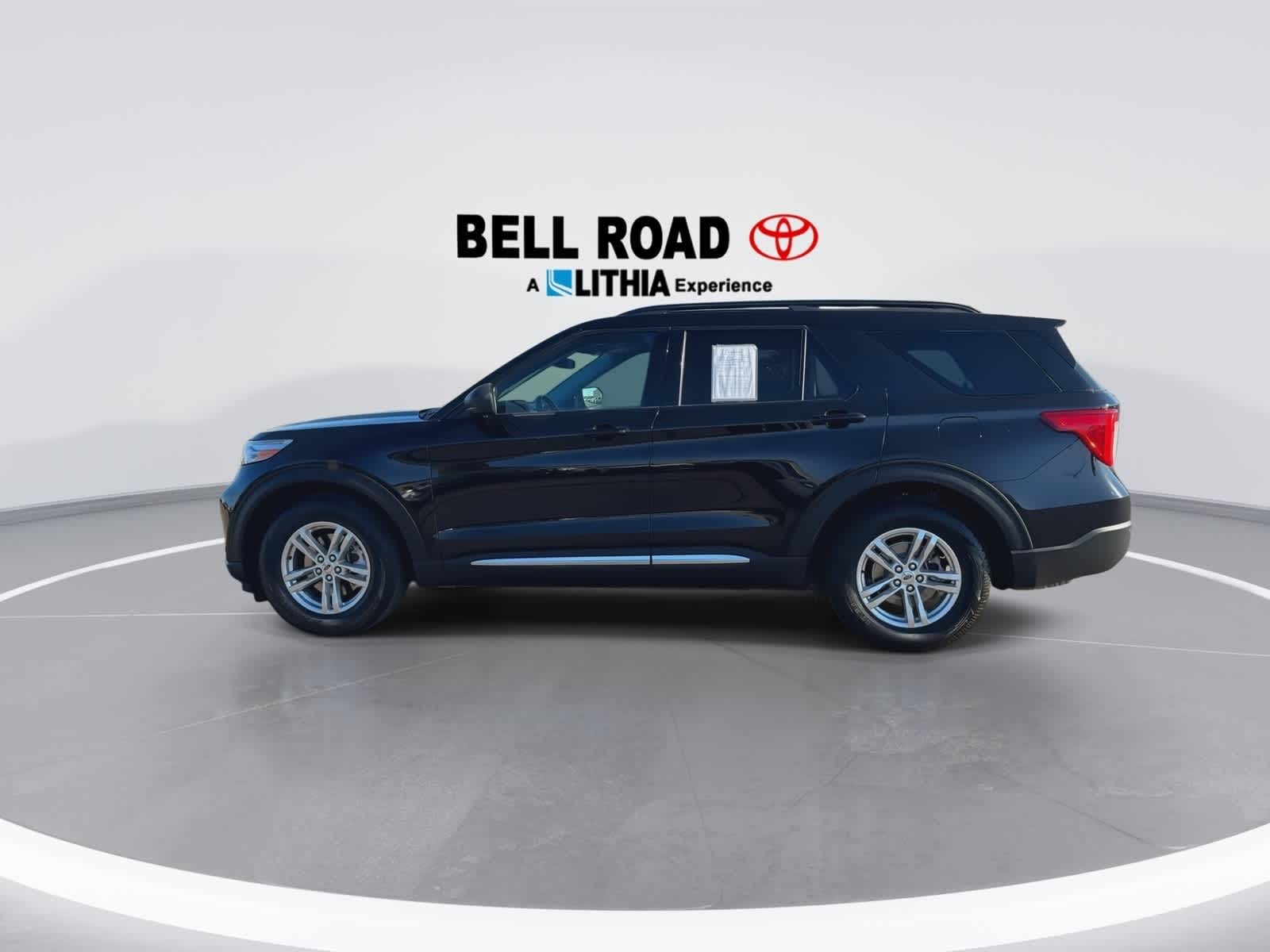 Thumbnail: 2022 Ford Explorer - 4