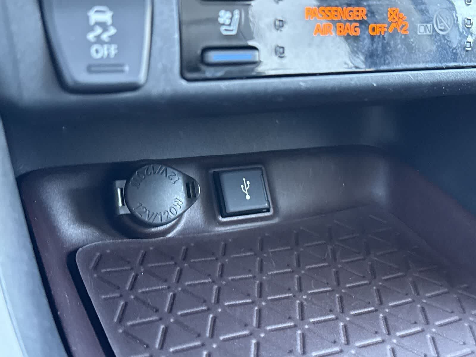 Thumbnail: 2022 Toyota RAV4 - 25