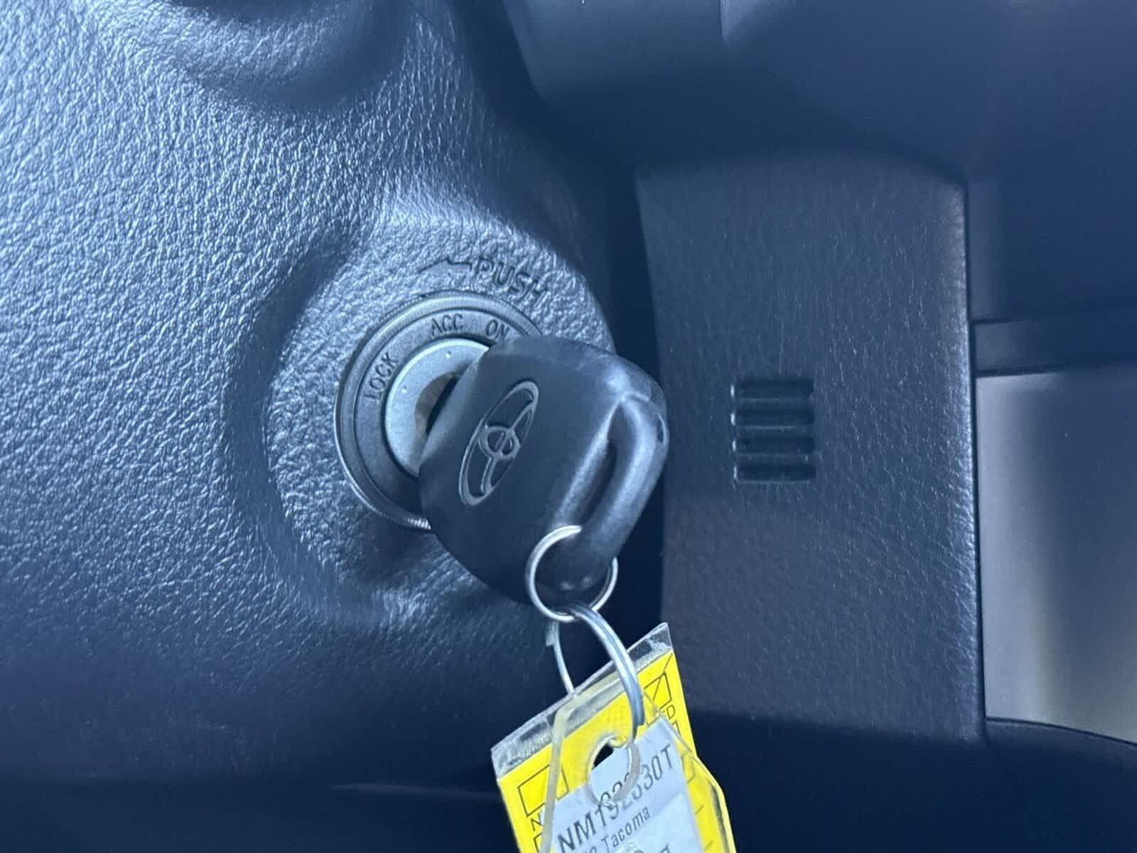 Thumbnail: 2022 Toyota Tacoma - 31