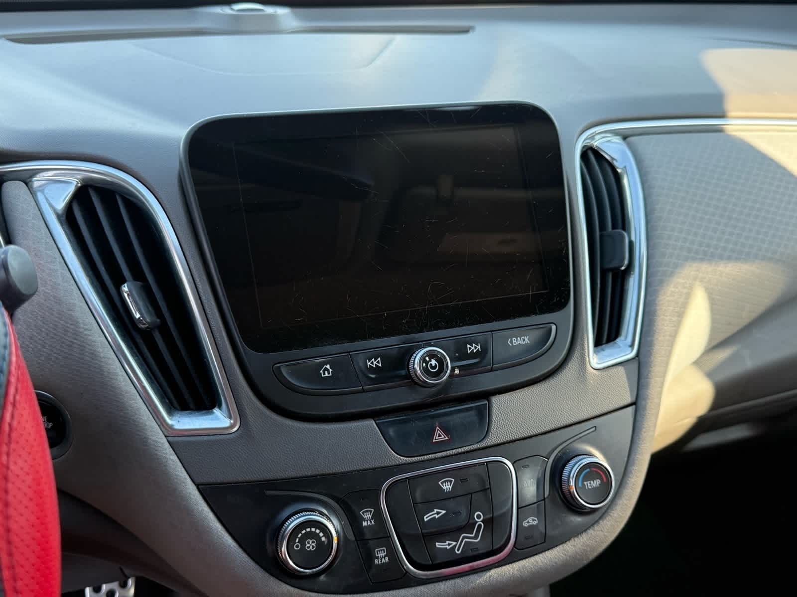 Thumbnail: 2016 Chevrolet Malibu - 17