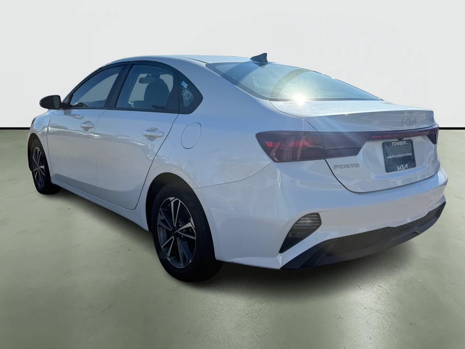 Thumbnail: 2023 Kia Forte - 3