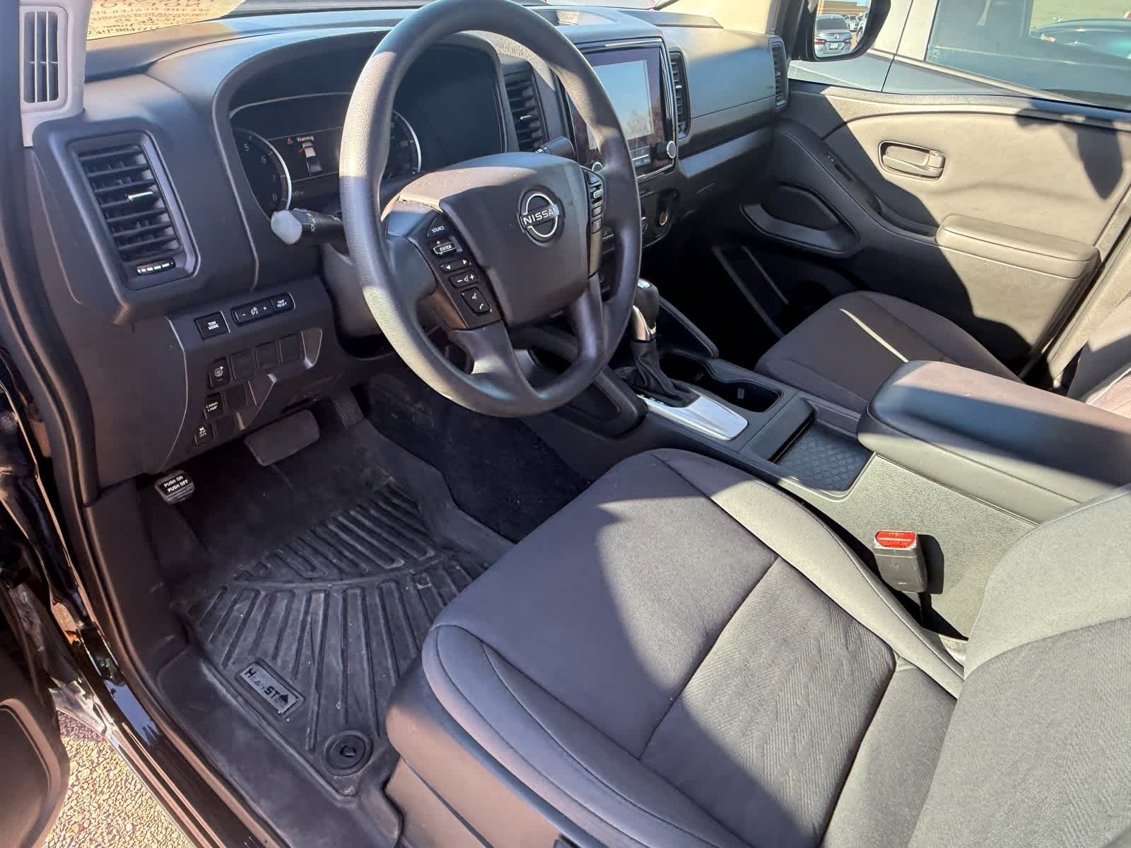 Thumbnail: 2022 Nissan Frontier - 15