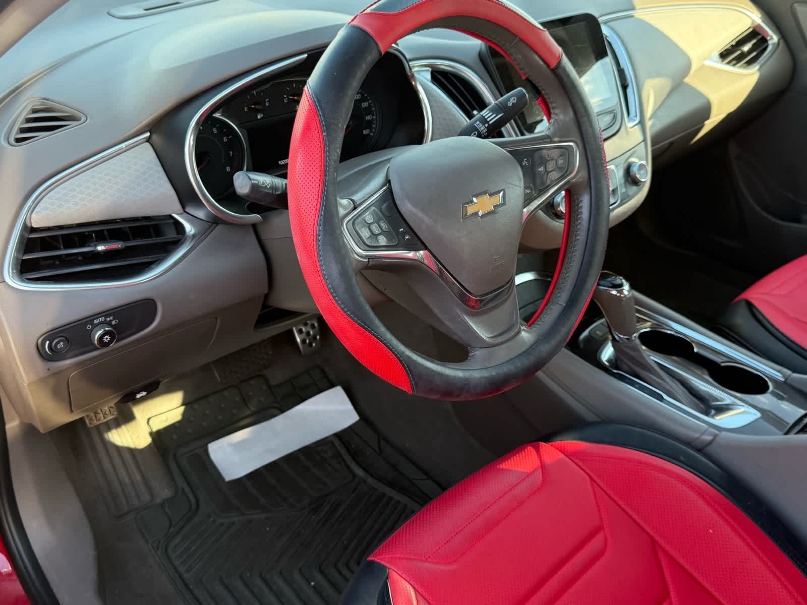 Thumbnail: 2016 Chevrolet Malibu - 14