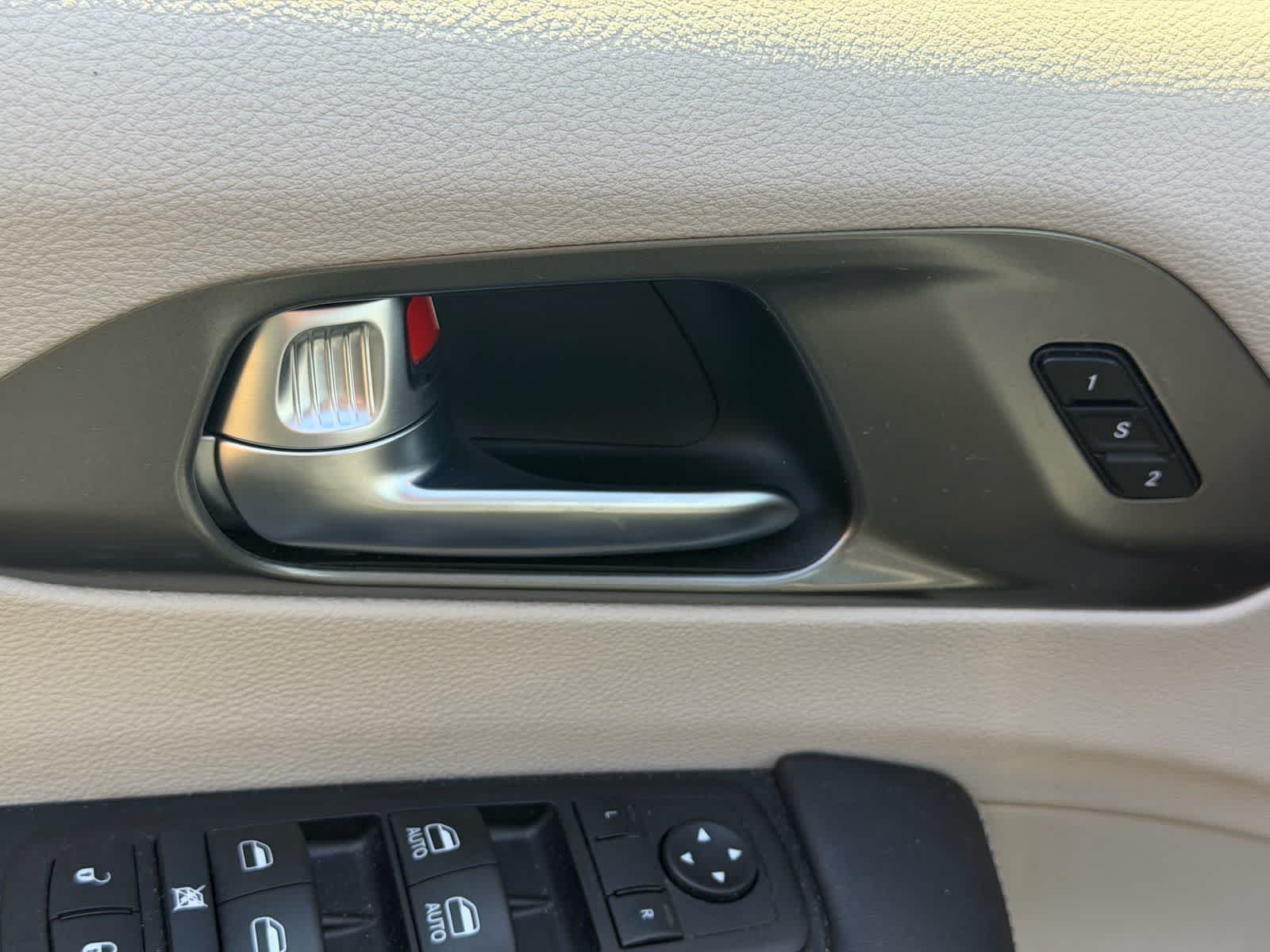 Thumbnail: 2024 Chrysler Pacifica - 9