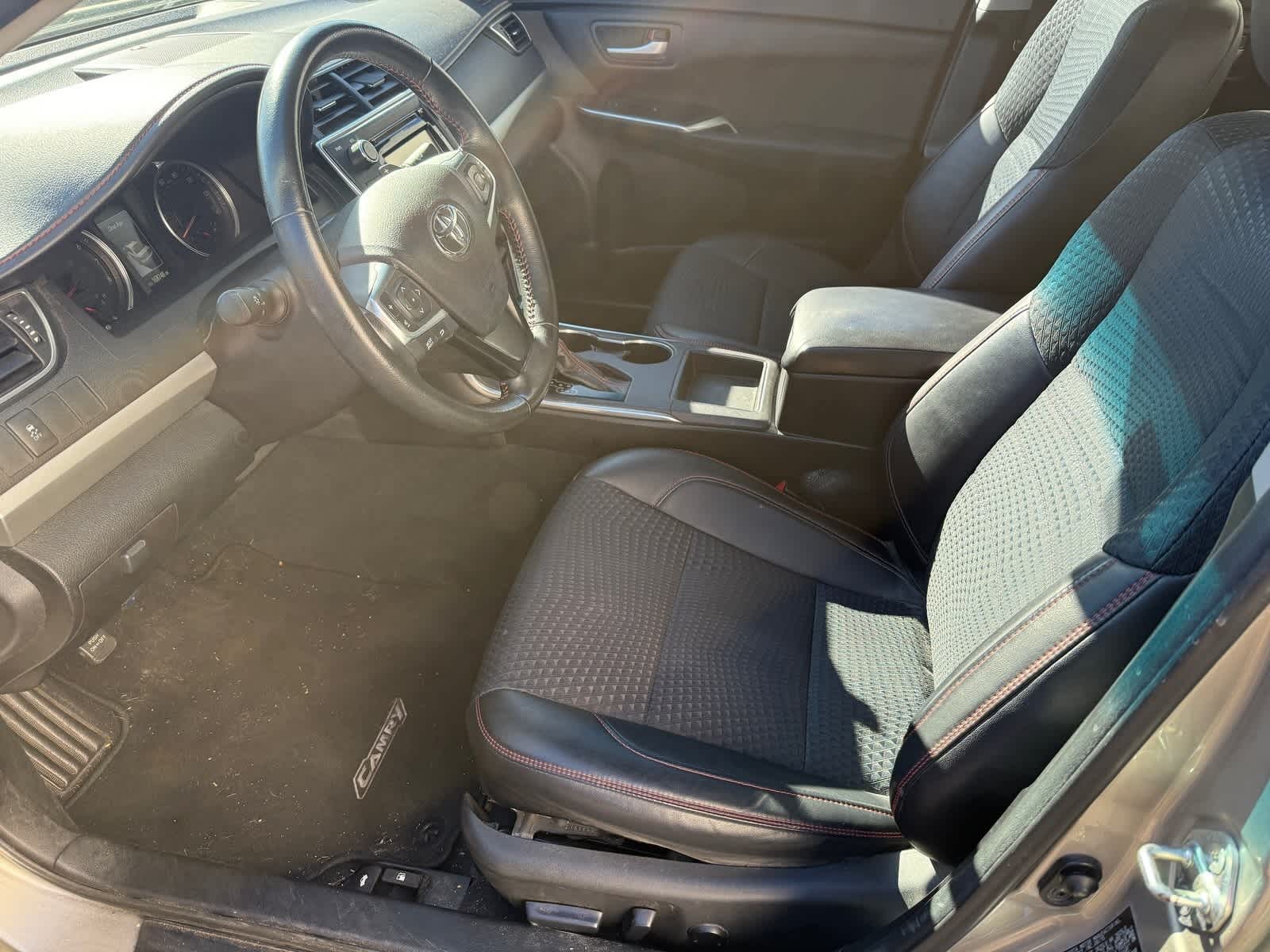 Thumbnail: 2015 Toyota Camry - 12