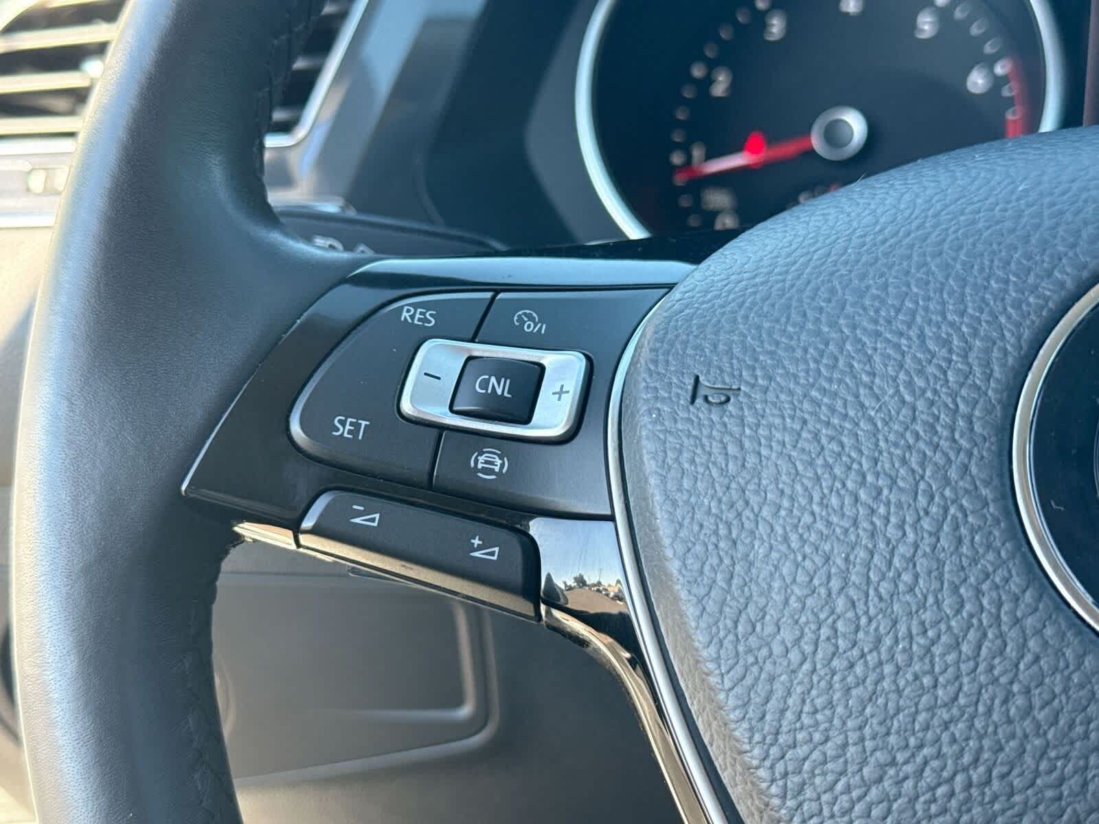 Thumbnail: 2019 Volkswagen Tiguan - 27