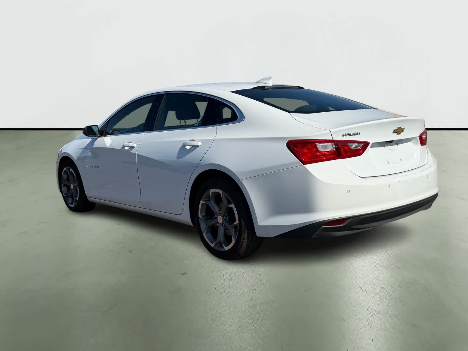 Thumbnail: 2024 Chevrolet Malibu - 4