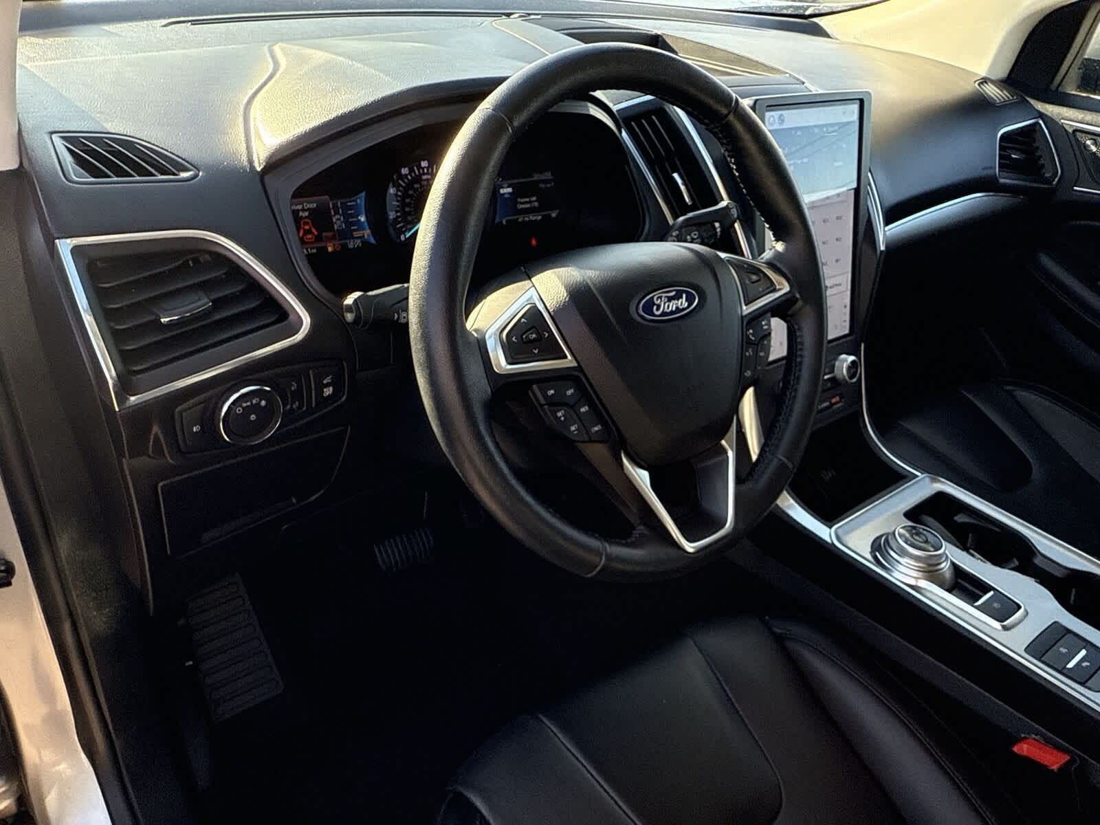 Thumbnail: 2022 Ford Edge - 16