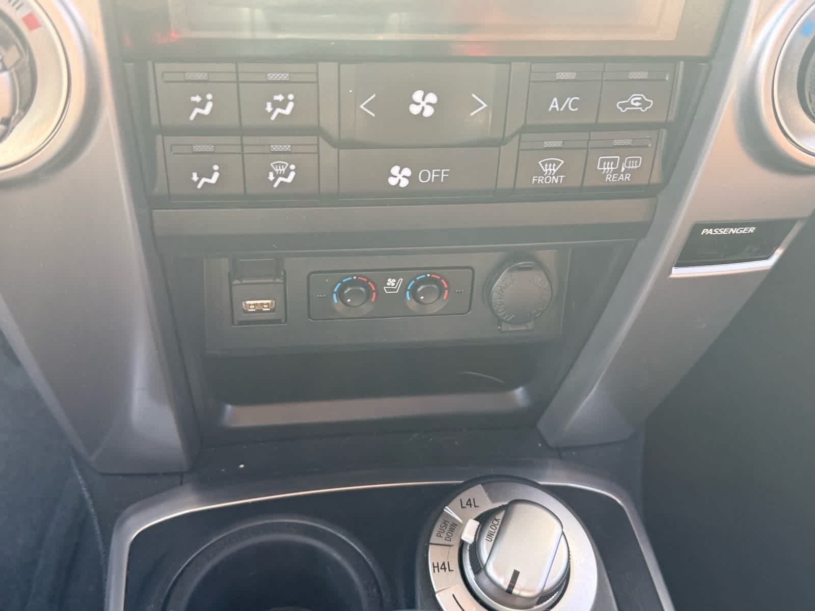 Thumbnail: 2020 Toyota 4Runner - 14