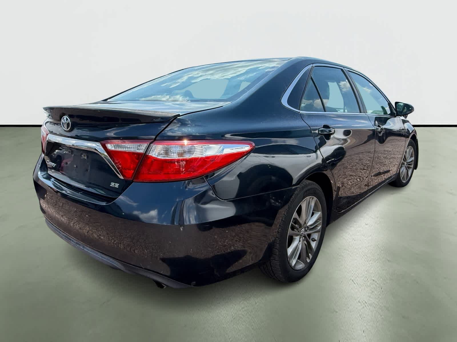 Thumbnail: 2015 Toyota Camry - 4