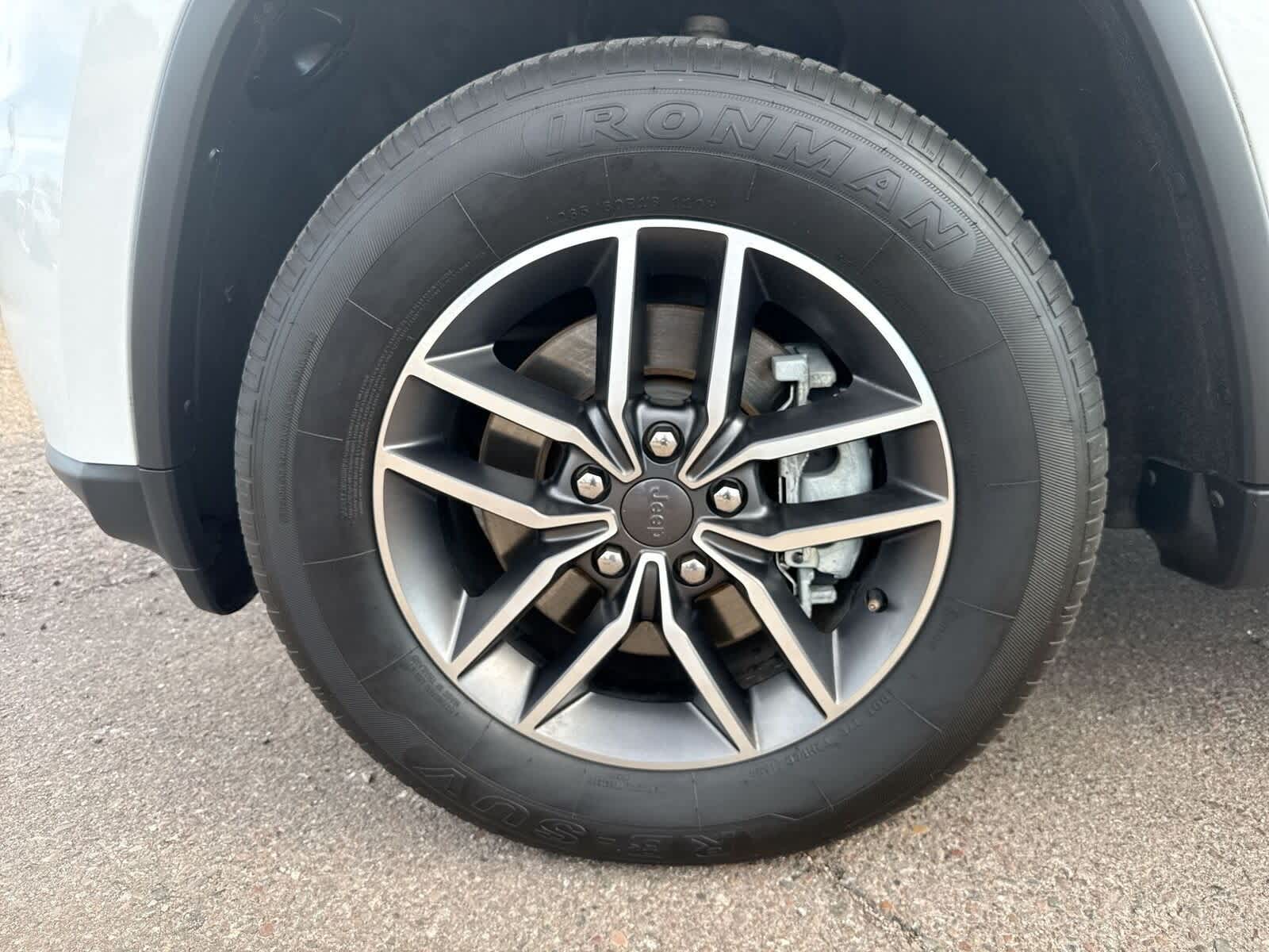 Thumbnail: 2022 Jeep Grand Cherokee - 10