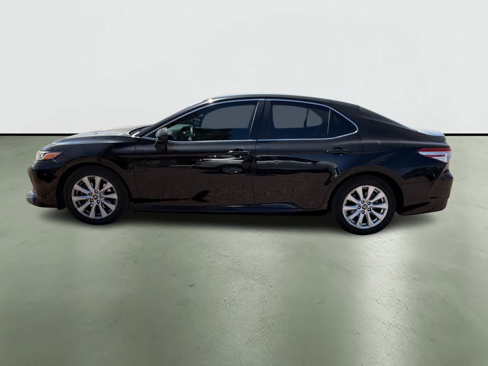Thumbnail: 2018 Toyota Camry - 3