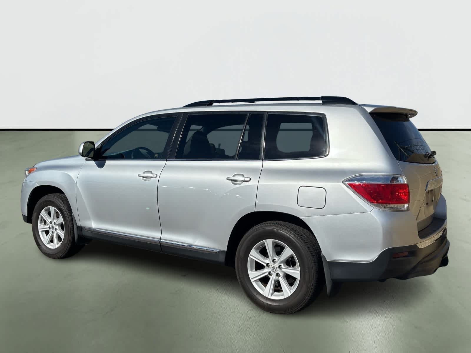 Thumbnail: 2012 Toyota Highlander - 3